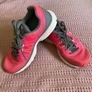Hot pink Nike Dynamics